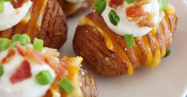 CRISPY LOADED HASSELBACK POTATO BITES