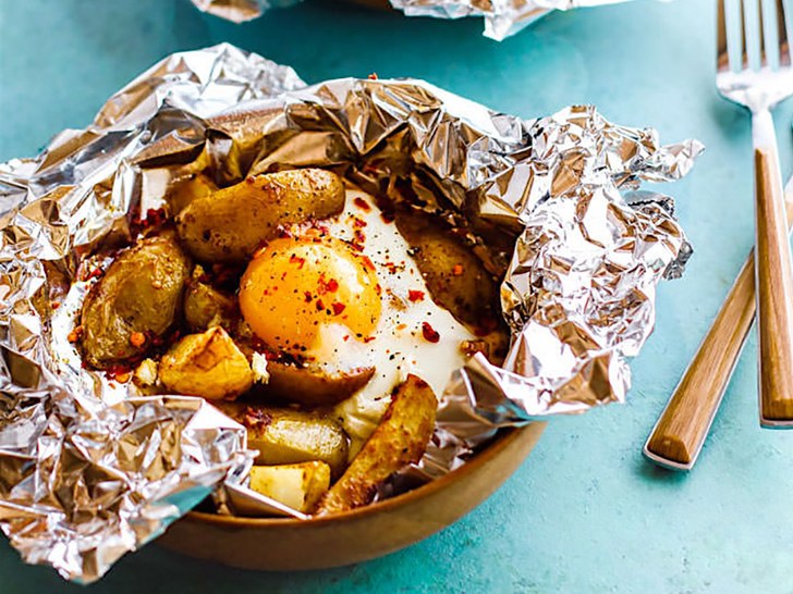 Our simple, mess-free technique for cooking in packets keeps seafood, meat and vegetables tender and juicy.