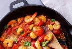 Spicy garlic shrimp and tomatoes saute- A curt and easy pretentiousness to make the most savory accompaniment to rice, orzo, and pasta!
